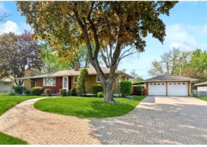 1 on 1 Comprehensive Healthcare Bloomington assisted living home providing 24/7 skilled nursing and personalized care in Minnesota