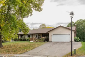 Group home in Robbinsdale MN by 1 on 1 Comprehensive Healthcare Solution featuring handicap accessible entrance and residential assisted living setting